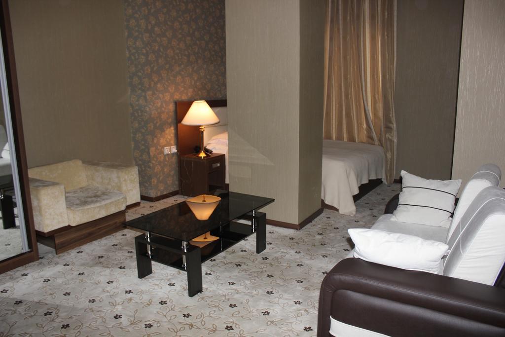 קוטאיסי Hotel Empire חדר תמונה